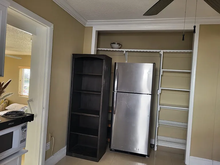9515 SW 16th St #1 — Photo 5