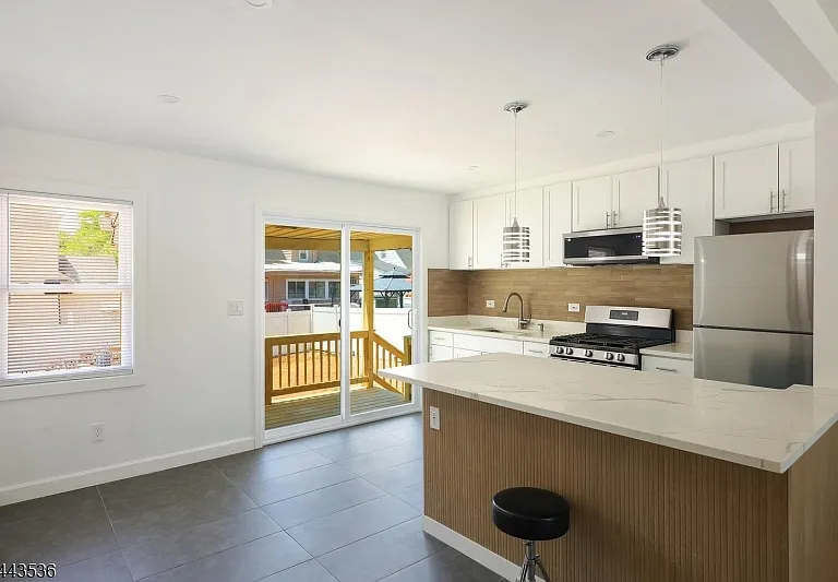 538 Dietz St — Photo 8