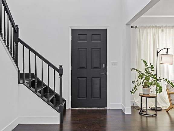 4th image of 2462 Green Valley Ct