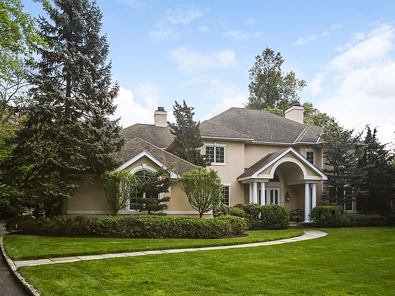 2nd image of 68 Manor Pond Ln