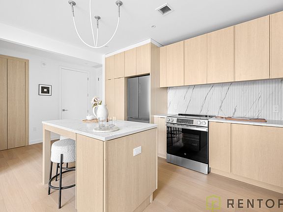 2nd image of 224 3rd Ave #9P