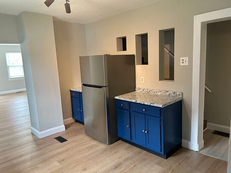 6339 Arthur Ave — Photo 13