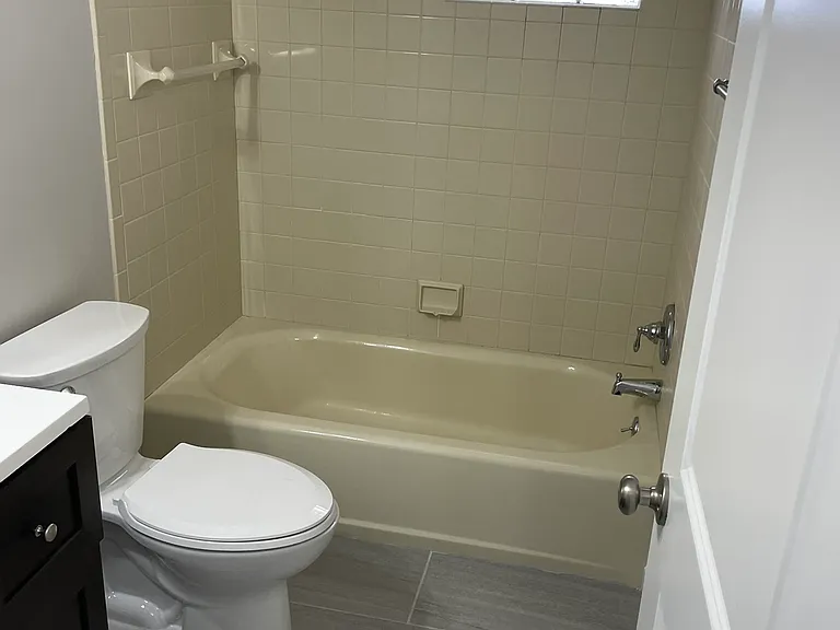 140 Peony Ave — Photo 16
