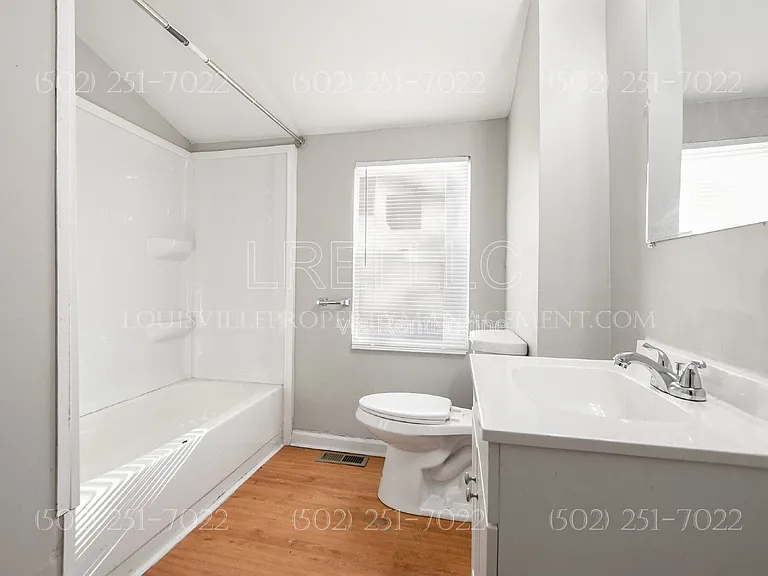 2424 Rowan St — Photo 5