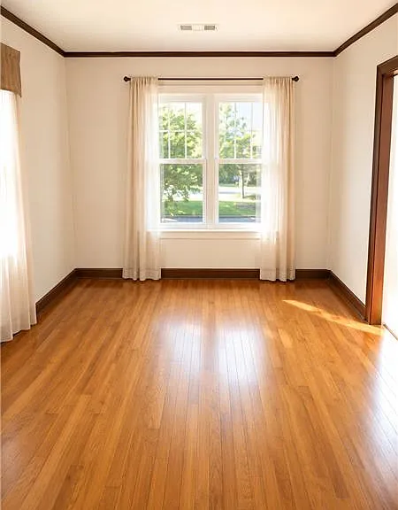 120 Jenks St — Photo 5