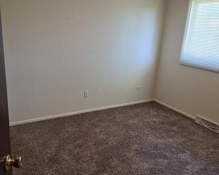 2901 Vermillion Dr — Photo 6