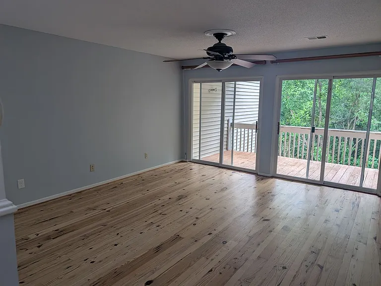 22 Royal Oak Dr — Photo 7