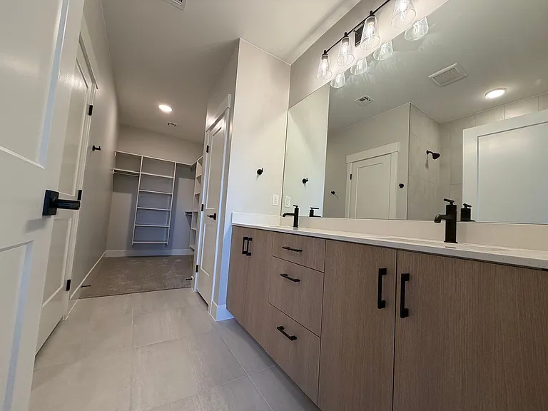 618 E Hemsworth Ln — Photo 20