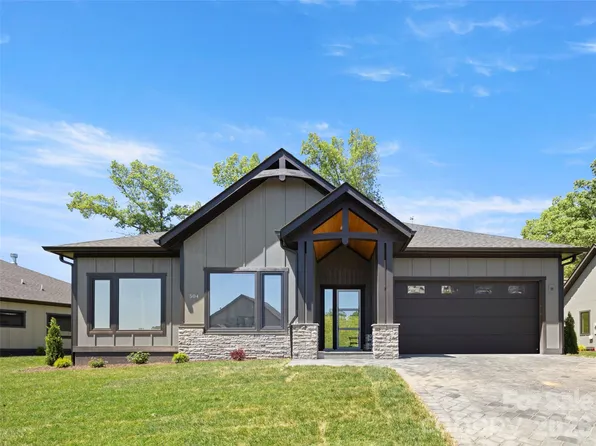 504 Blue River Dr, Arden, NC 28704