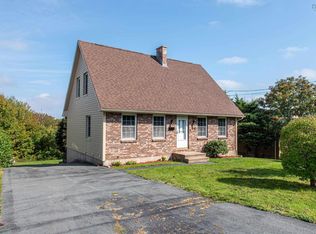 96 Thornhill Dr, Halifax, NS B3R 2J3