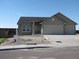 5014 Tamarisk Dr, Pasco, WA 99301