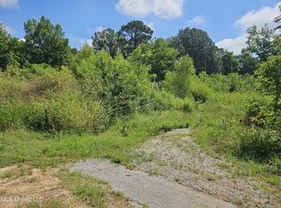 56 N Senter St, Byhalia, MS 38611