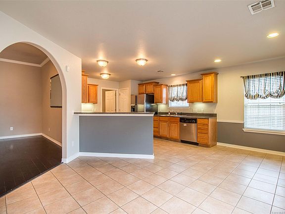 4th image of 2561 Poplar Ct
