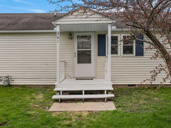 201 S 1st St, Tolono, IL 61880