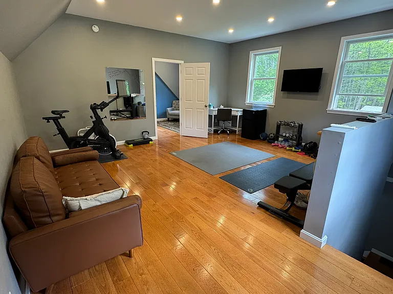 222 Hillside St — Photo 6