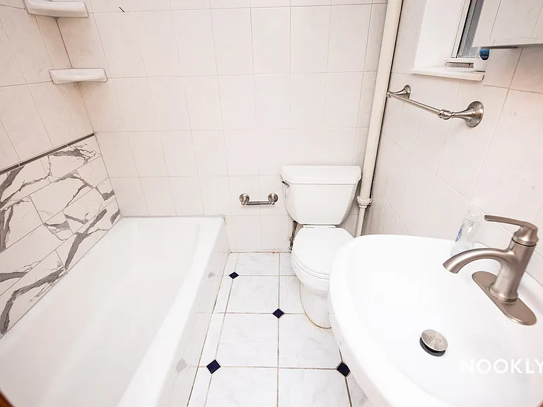 275 Irving Ave #3 — Photo 7