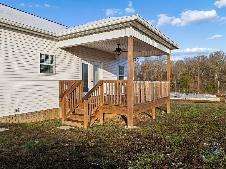 207 Bedford Ct — Photo 34