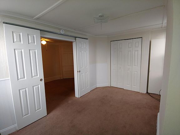 2nd image of 904 Zeiss Ave APT E