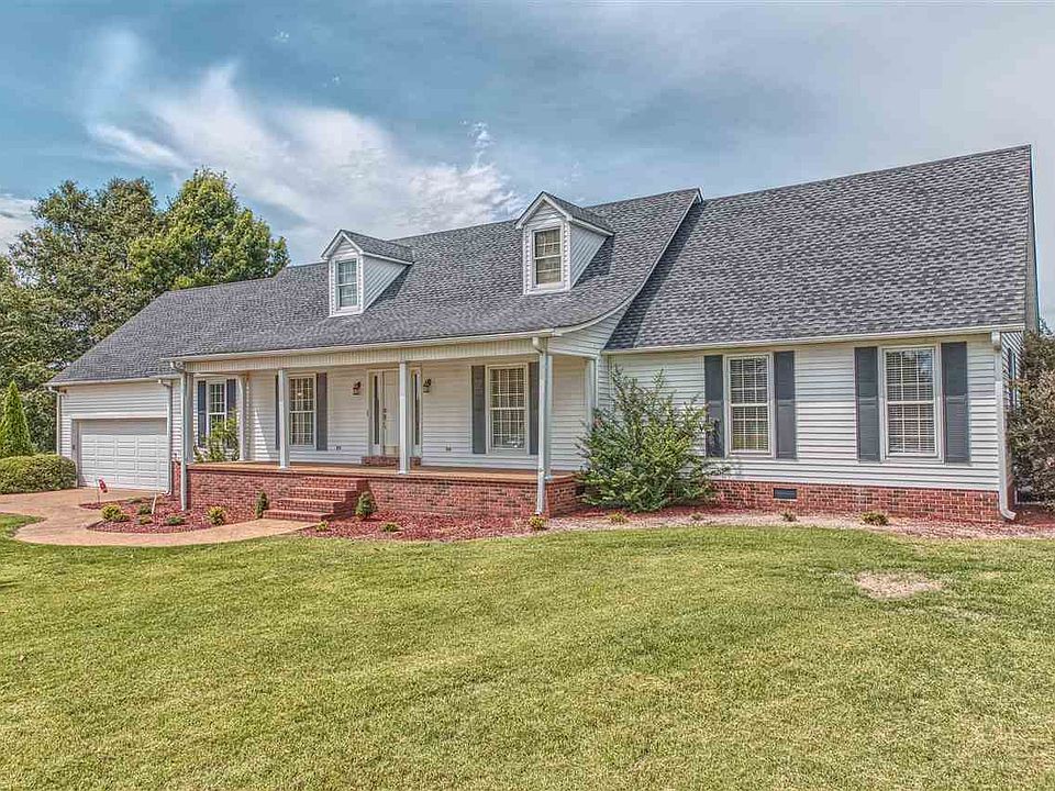 1st image of 146 Country Lake Cir