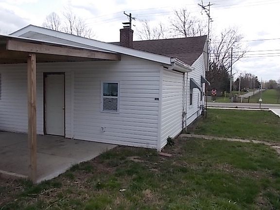 2nd image of 208 W Front St