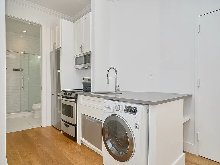 325 E 83rd St #2A — Photo 5