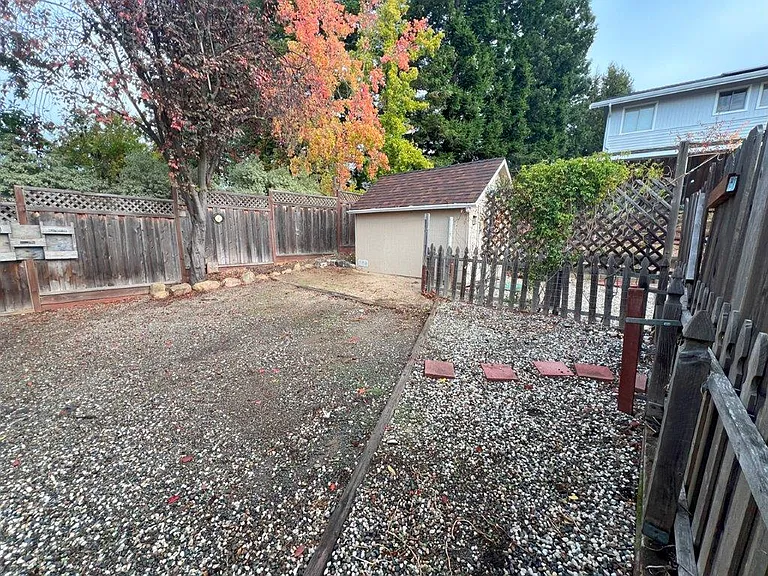 17440 Almond Rd — Photo 8