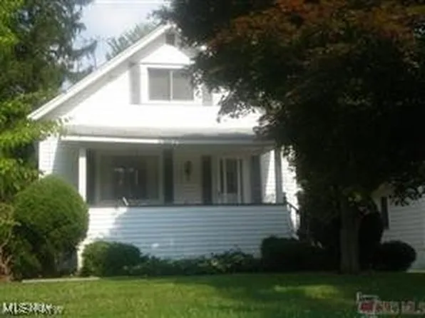 689 Alaho St, Akron, OH 44305