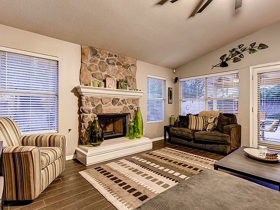 2nd image of 1066 W Larona Ln