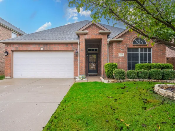 2812 Maple Creek Dr, Fort Worth, TX 76177