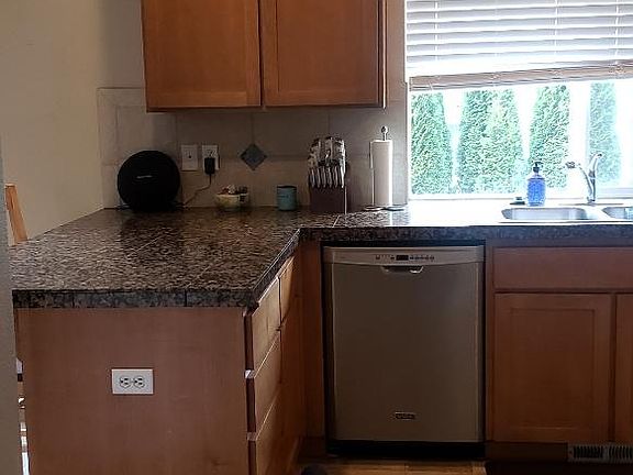 2nd image of 3809 Rossberg St SE