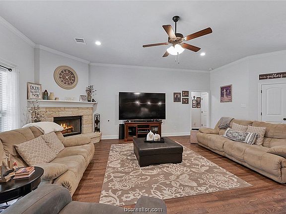3rd image of 1213 Brunswick Ct
