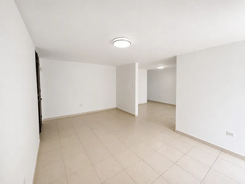 3 bed, 2.0 bath, 1900 sqft, $1,900 — Photo 2