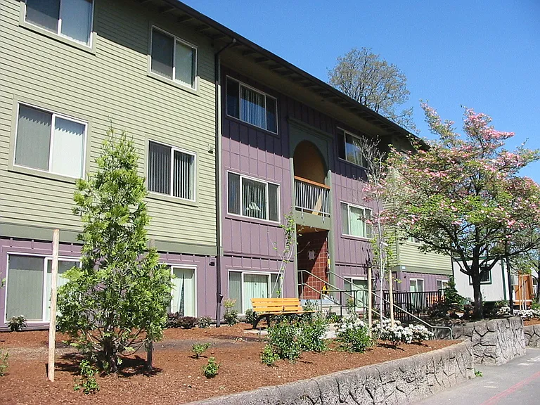 Greenburg Oaks Apartments — Photo 9