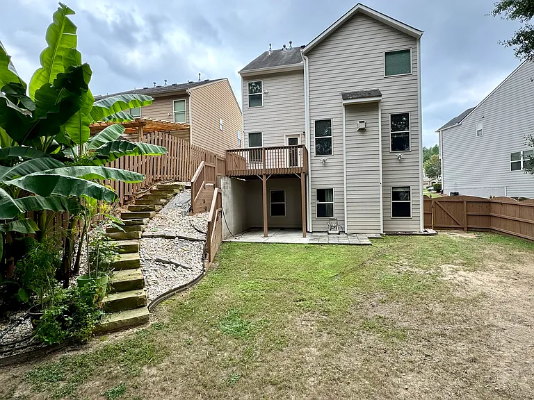 6035 Falls Landing Dr — Photo 3