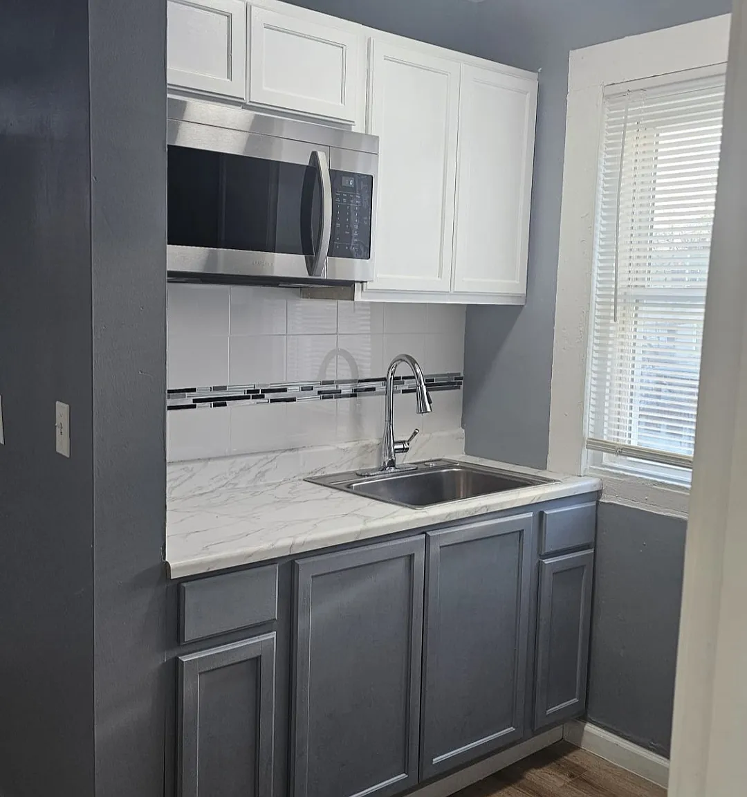 3 bed, 1000 sqft, $1,850 — Photo 2