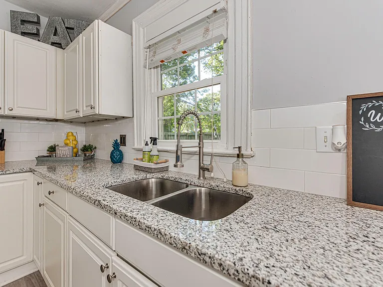 421 Keswick Ave — Photo 9