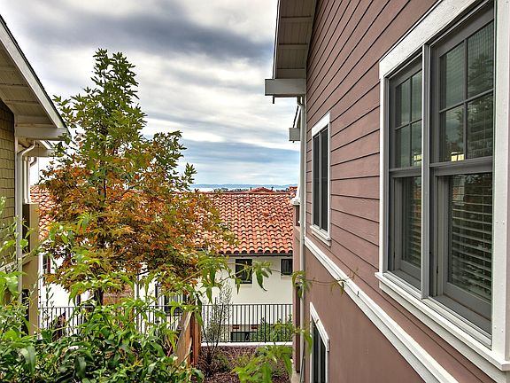 4th image of 601 E Micheltorena St Unit 91