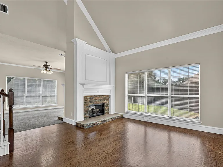 400 Breakers Point Ct — Photo 5