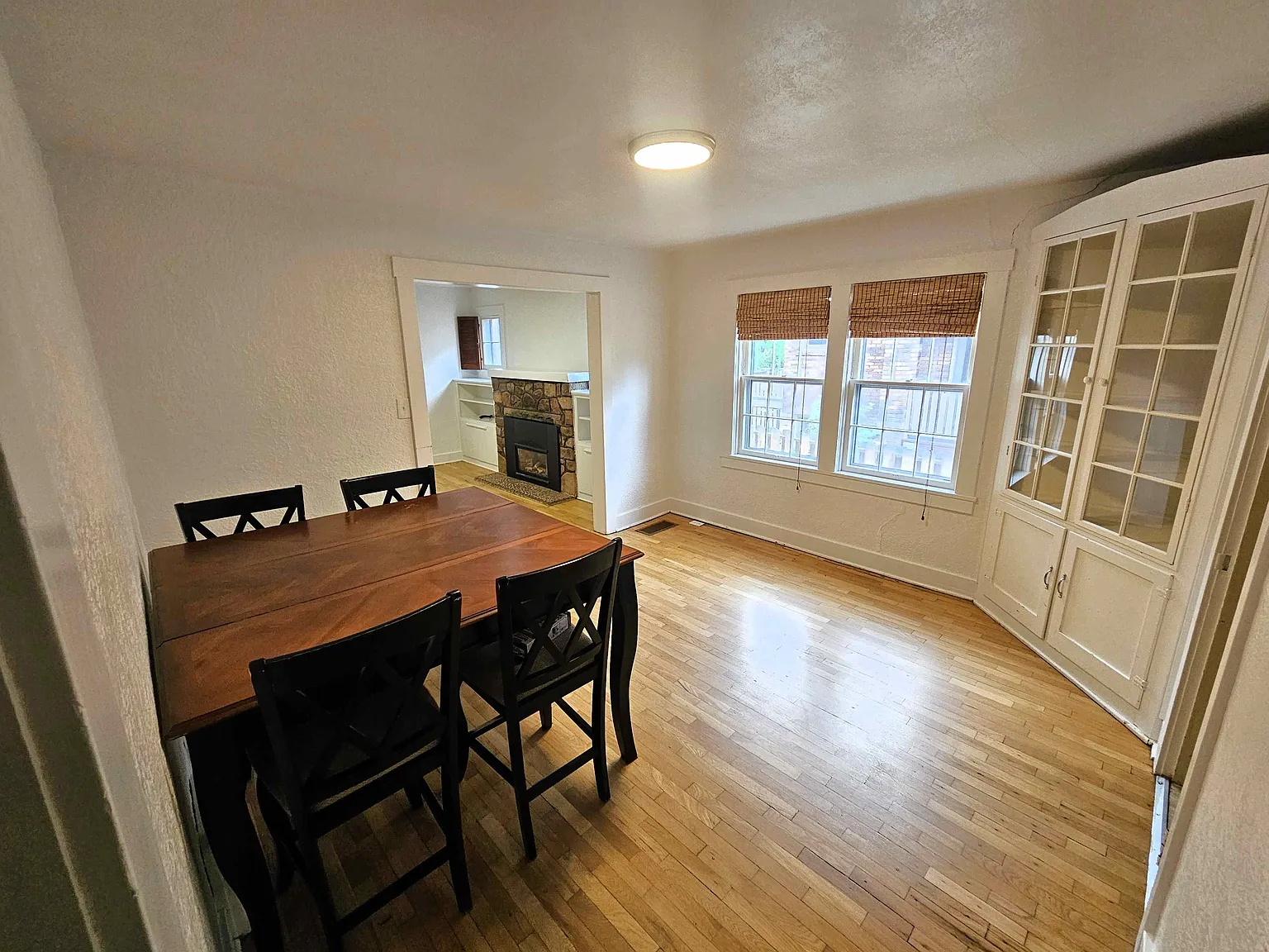 1032 Lincoln Pl — Photo 4