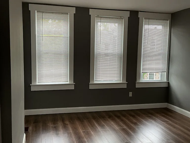 2519 W Fairmount Ave — Photo 21