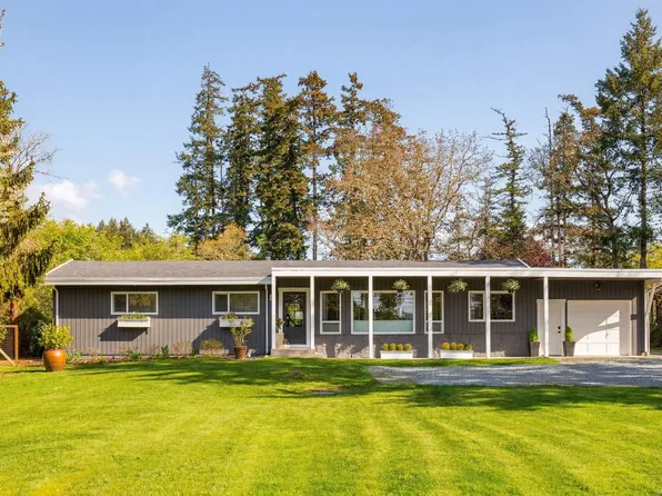 826 Birch Rd, North Saanich, BC V8L 5R9