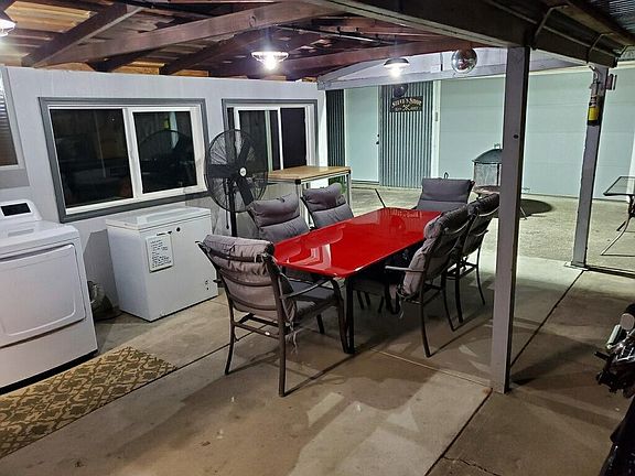 4th image of 374 Orchard Ave