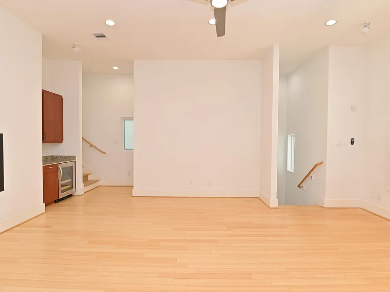 20x20 living room.