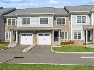 321 Grove St #11, Westfield, NJ 07090