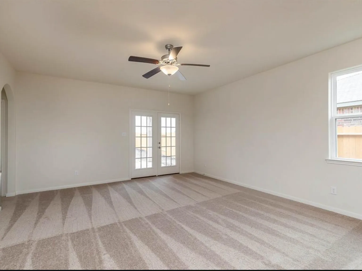 3 bed, 1552 sqft, $2,350 — Photo 4