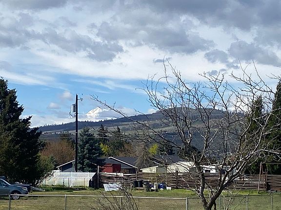 3rd image of 405 Muriel Dr
