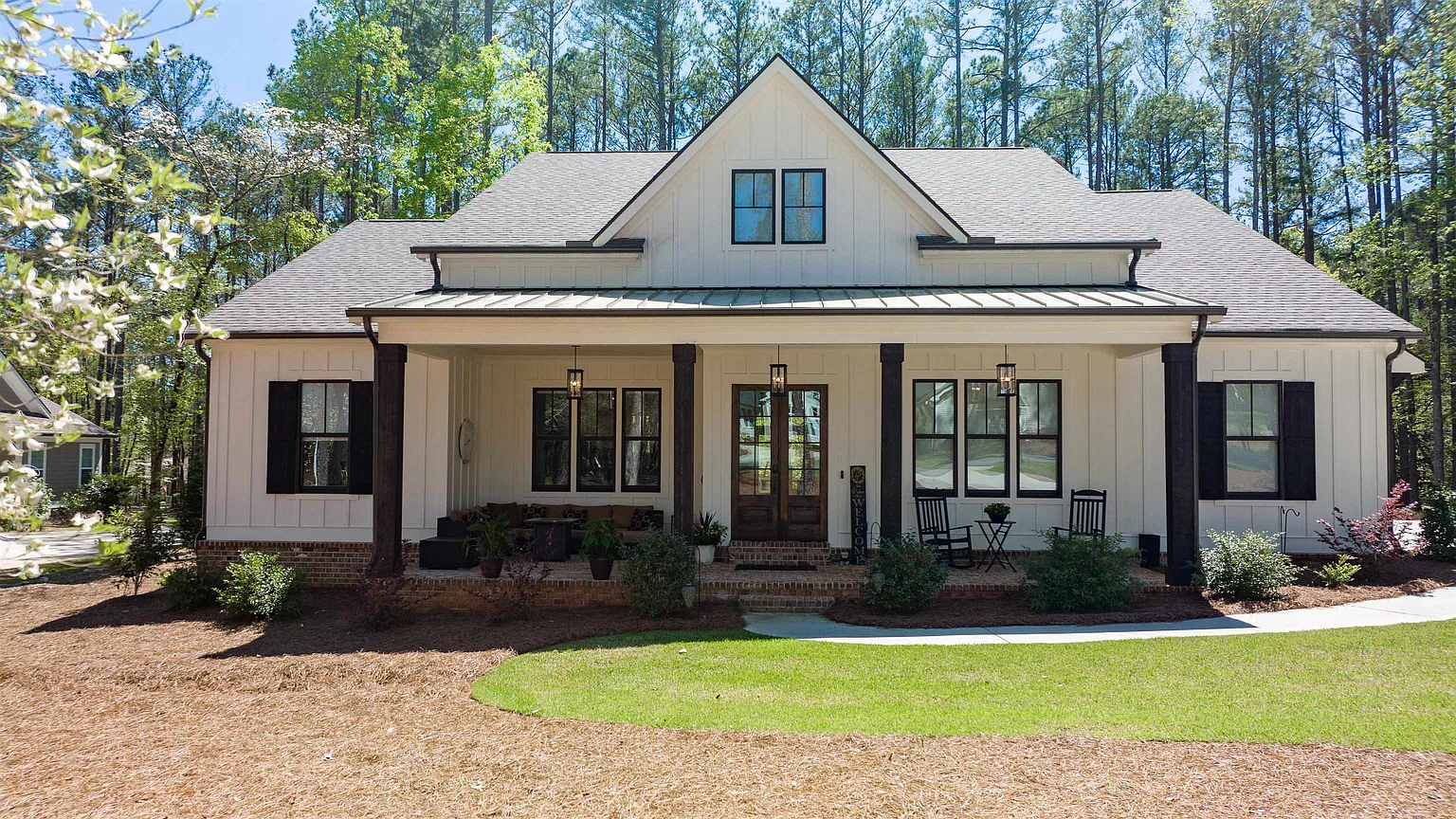 1651 Club Dr photo 1