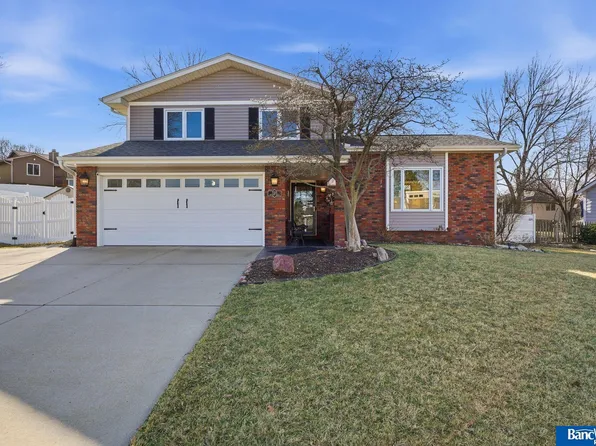 7325 Skyhawk Cir, Lincoln, NE 68506