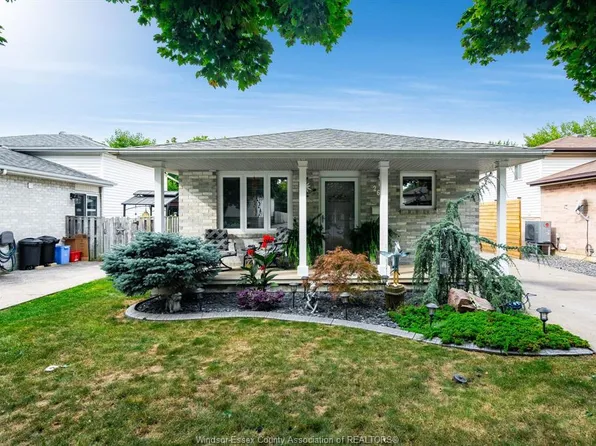 2677 Robert Rd, Windsor, ON N8W 5L8