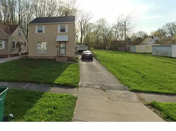5067 Erwin St, Maple Heights, OH 44137